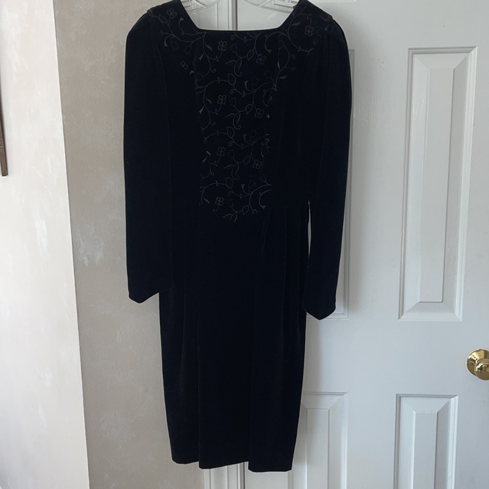 Women’s Vintage Laura Ashley Black Velvet Dress Size 8